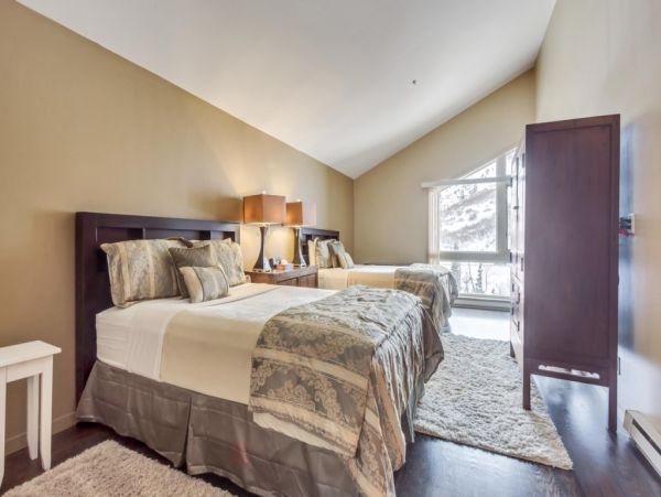 Alta Condo 982552