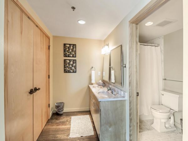 Alta Condo 982552