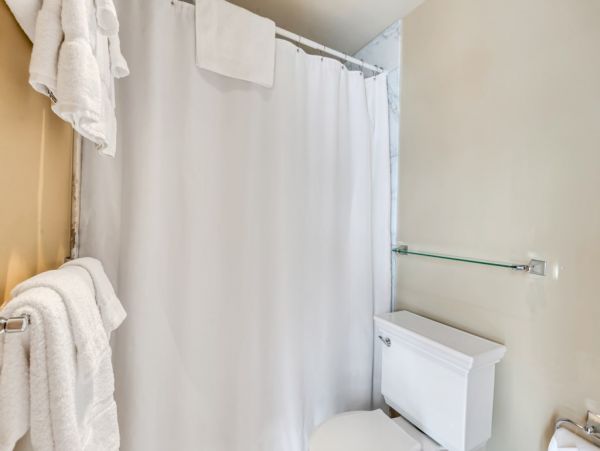 Alta Condo 982552