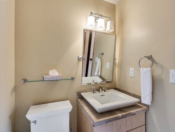Alta Condo 982552
