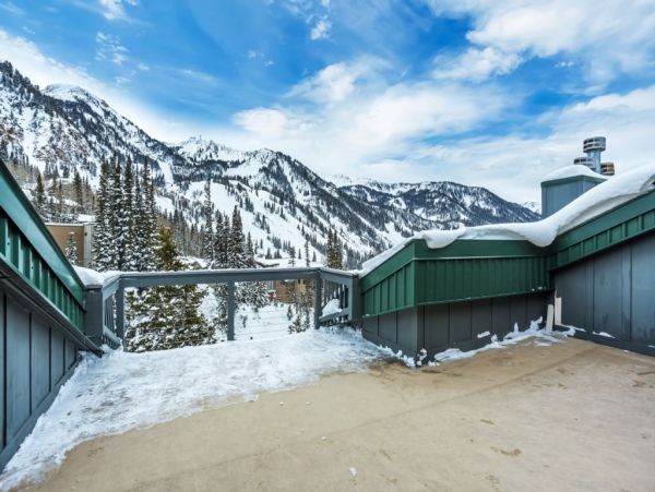 Alta Condo 982552