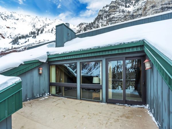 Alta Condo 982552