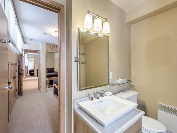 Alta Condo 982552
