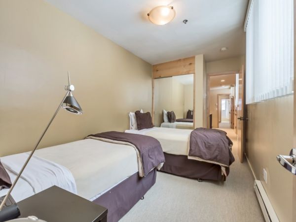 Alta Condo 982552