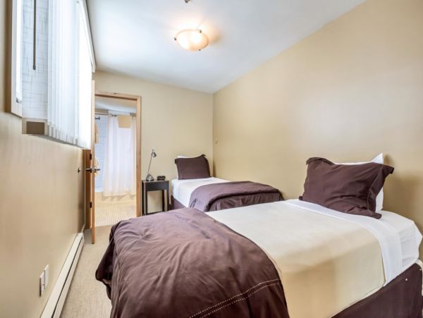 Alta Condo 982552