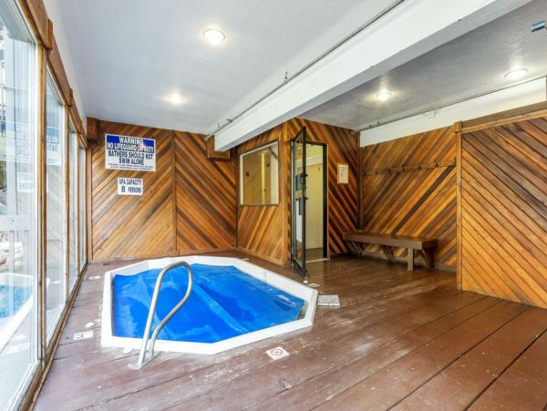 Alta Condo 982552