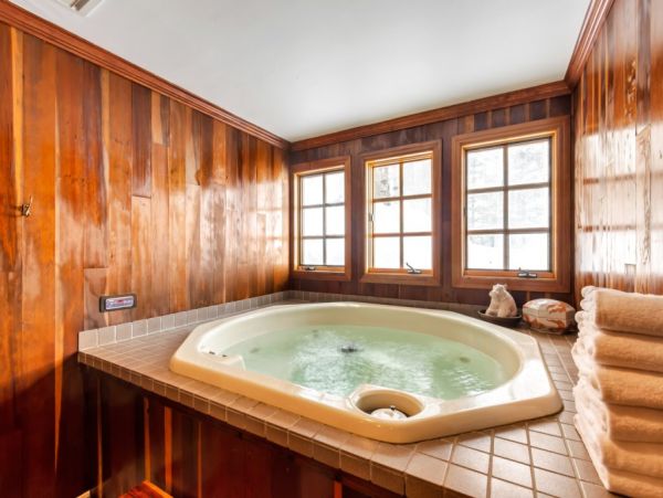Mountain View Three Bedroom Alta Ski-in/Ski-out Vacation Rental