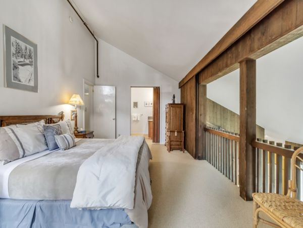 Alta Condo 982556