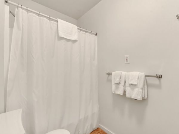 Alta Condo 982556