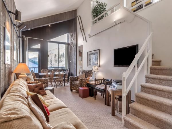 Alta Condo 982557
