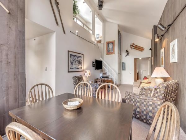 Alta Condo 982557