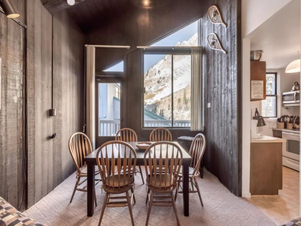 Alta Condo 982557