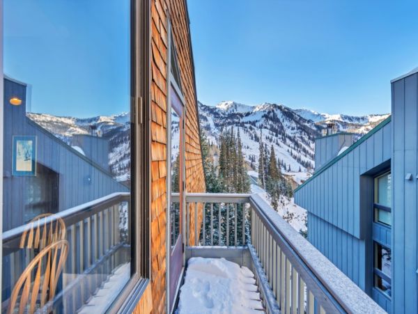 Alta Condo 982557