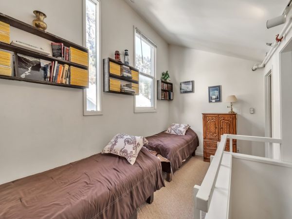 Alta Condo 982557