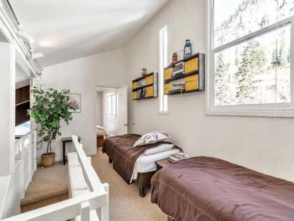 Alta Condo 982557