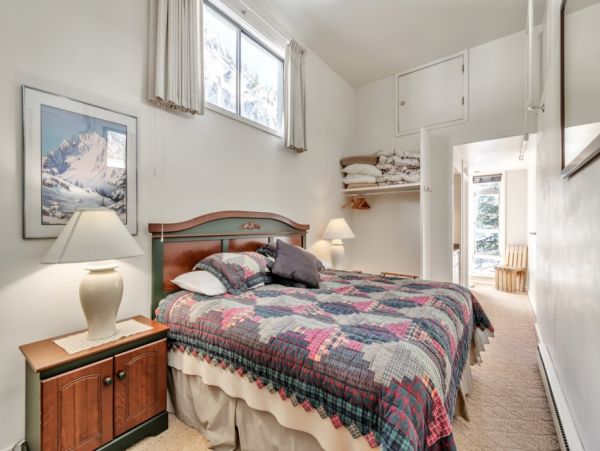 Alta Condo 982557