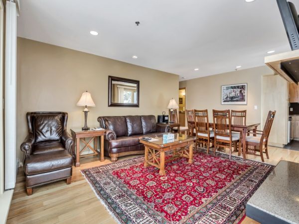 Alta Condo 982558