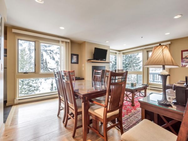 Alta Condo 982558