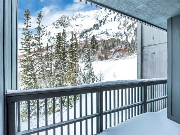 Alta Condo 982558