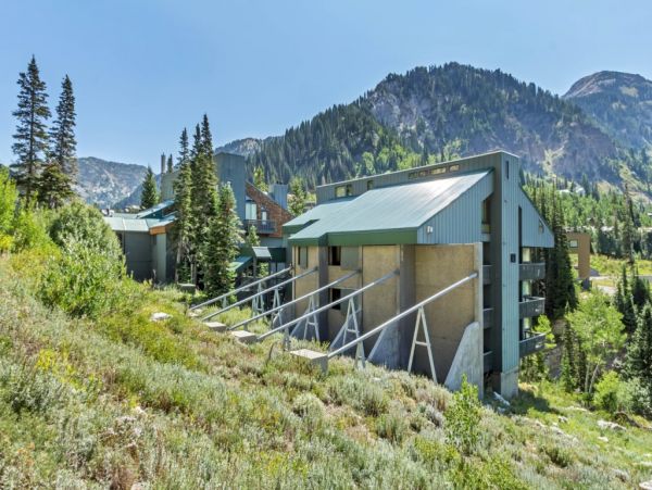 Alta Condo 982558