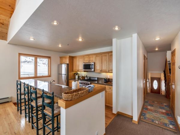 Alta Condo 982559