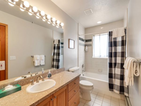 Alta Condo 982559