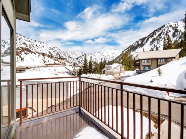 Alta Condo 982559