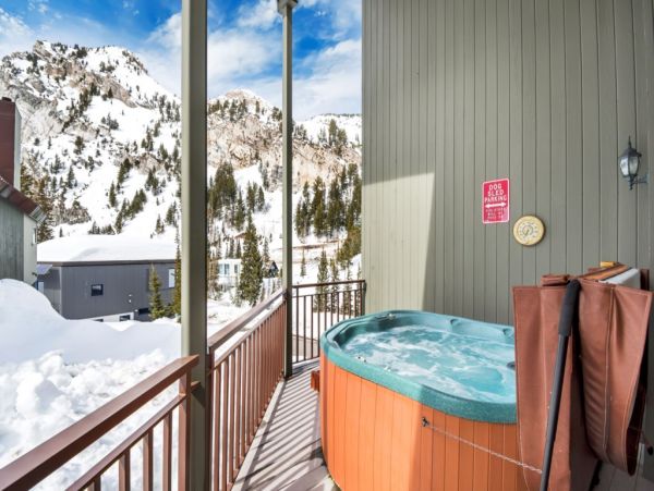 Alta Condo 982559