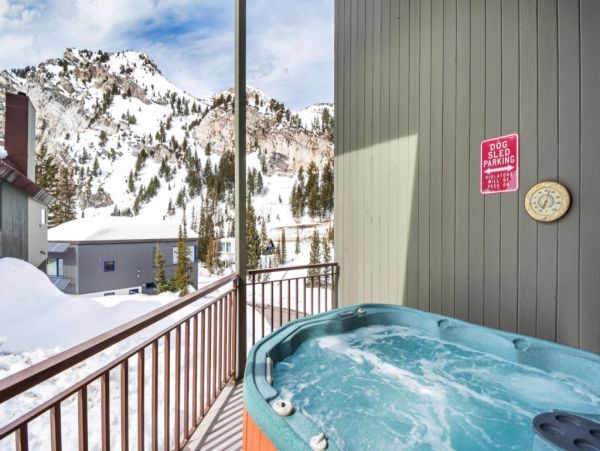 Alta Condo 982559