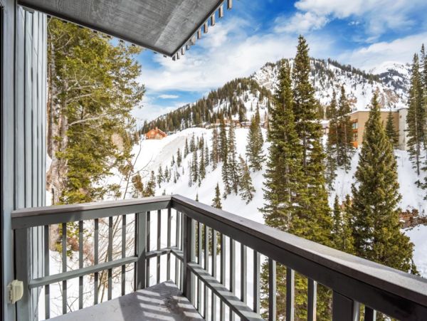 Alta Condo 982560