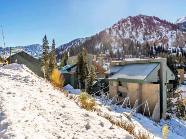 Alta Condo 982560