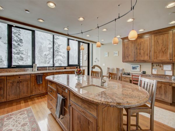 Alta Condo 982561