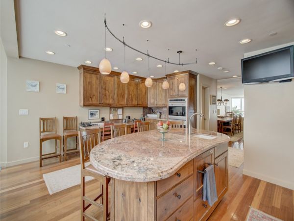 Alta Condo 982561