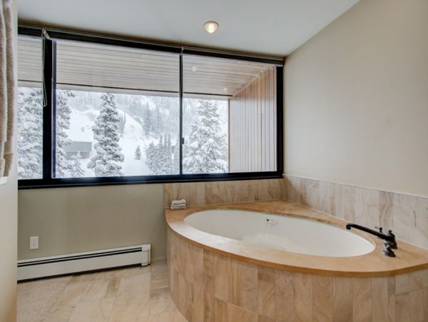 Alta Condo 982561