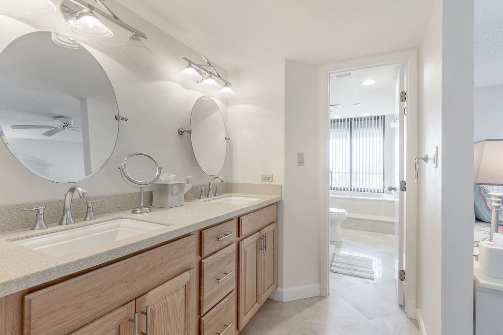 Clearwater Condo 982591