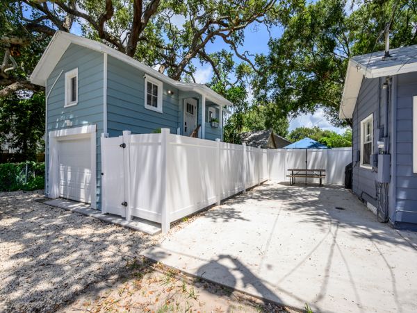St. Petersburg Home 982596
