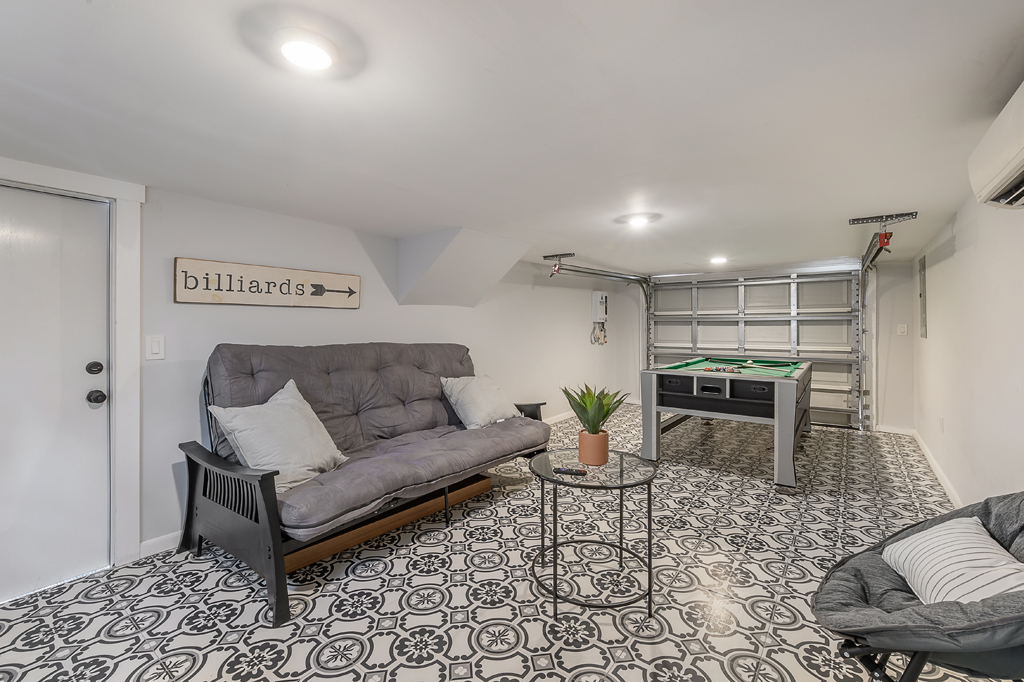 St. Petersburg Home 982596