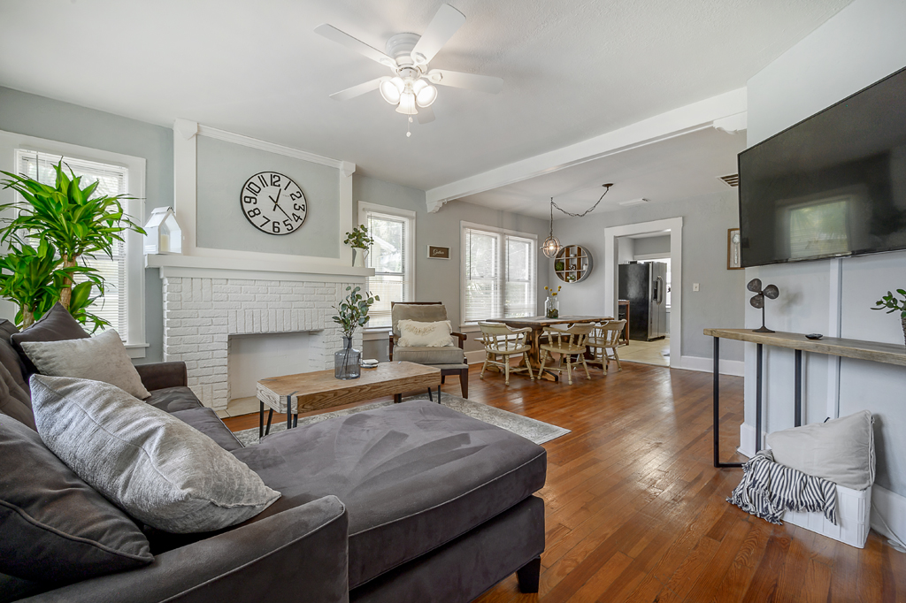 St. Petersburg Home 982599