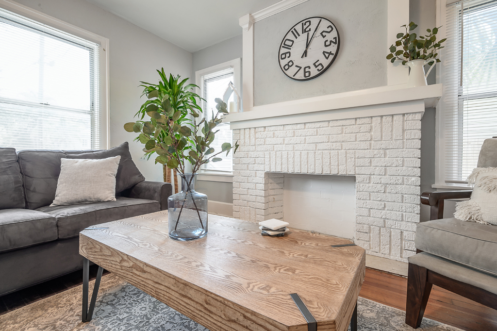 St. Petersburg Home 982599