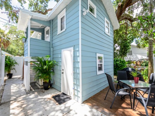 St. Petersburg Home 982599