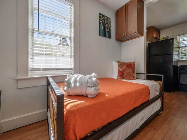 Tampa Home 982600