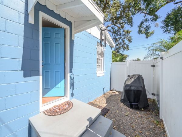 Tampa Home 982600