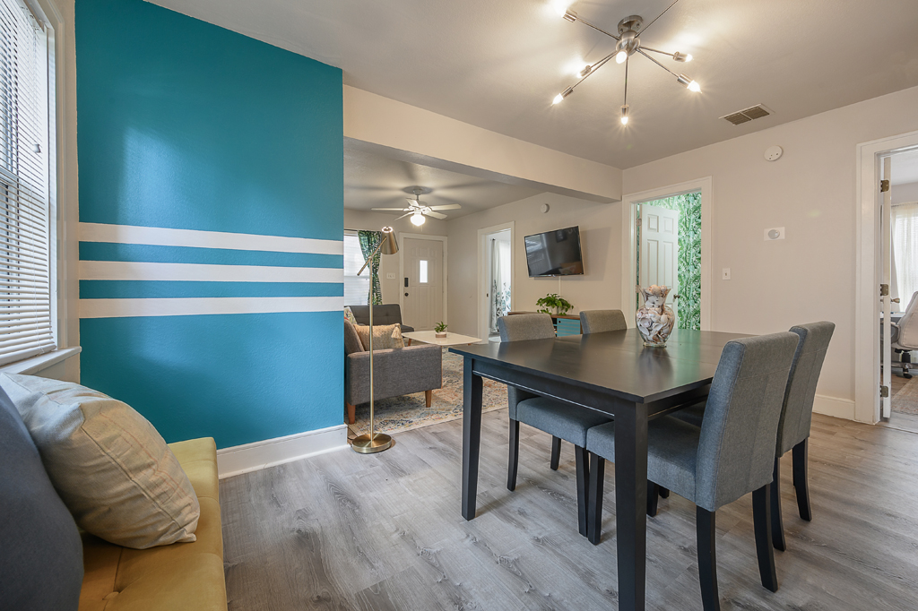 St. Petersburg Home 982609