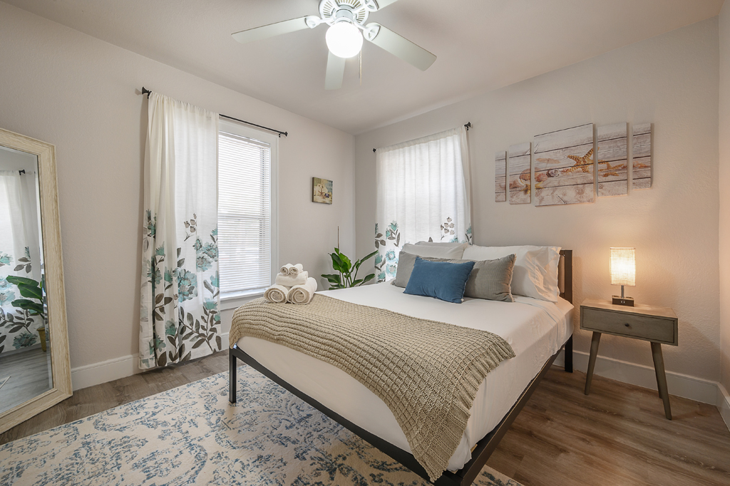 St. Petersburg Home 982609