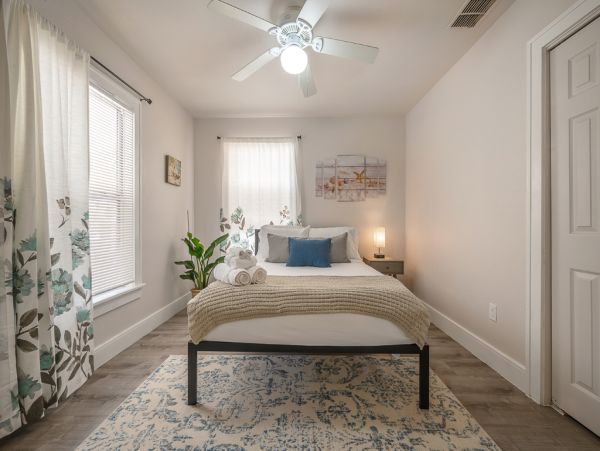 St. Petersburg Home 982609