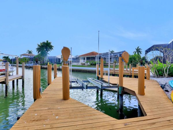 Marco Island Vacation Home Short Walk To Beach Caged Pool
