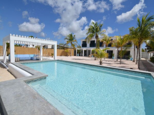 Bonaire Home 982626