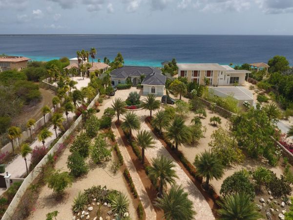 Bonaire Home 982627