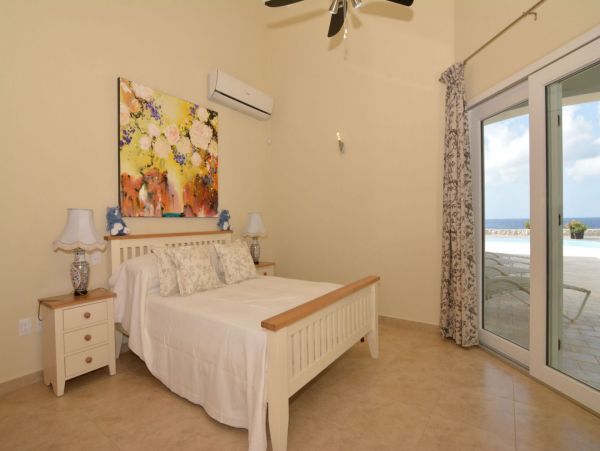 Bonaire Home 982627