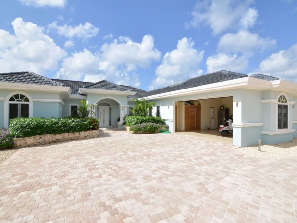 Bonaire Home 982627